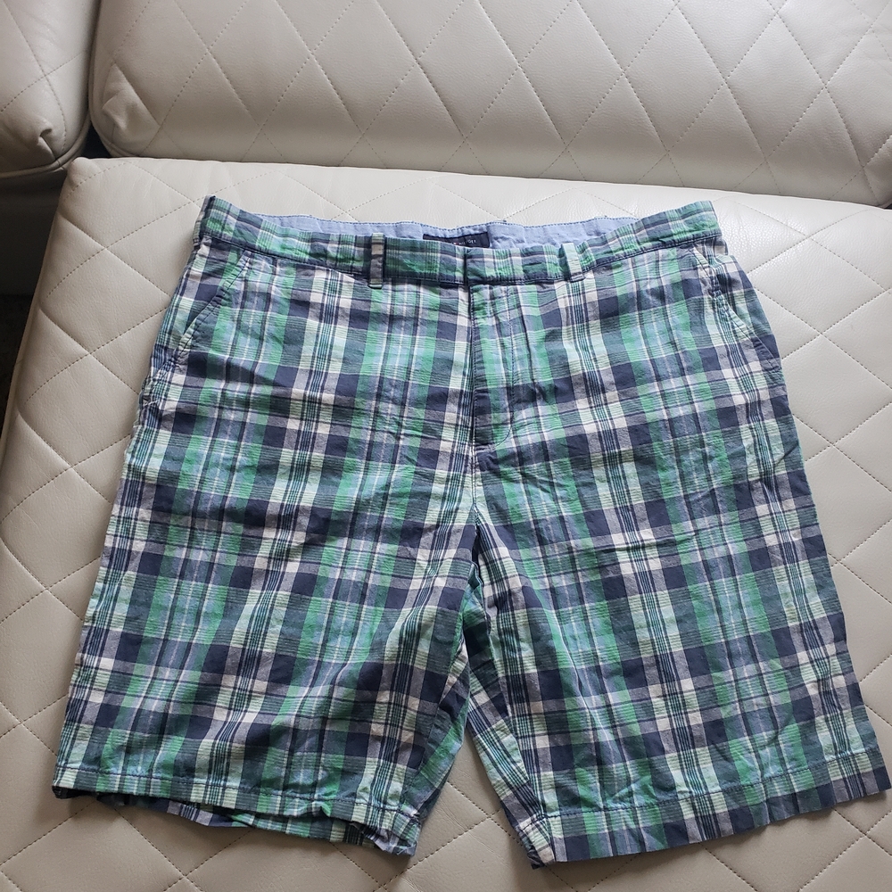 Tommy Hilfiger Light Weight Plaid Blue and Green Men's Shorts Size 40